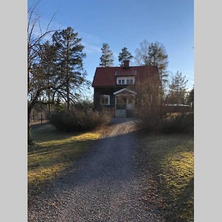 Egen Villa Pa Islandshastgard Riddarhyttan Eksteriør bilde